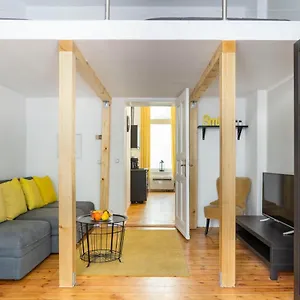  Apartment Lr Renovated +ac+rain Shower+wooden Floorboards